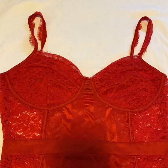 🎀 5/$20 🎀 PrettyLittleThing Shape Red Lace Bodysuit size 10 - Picture 4 of 16